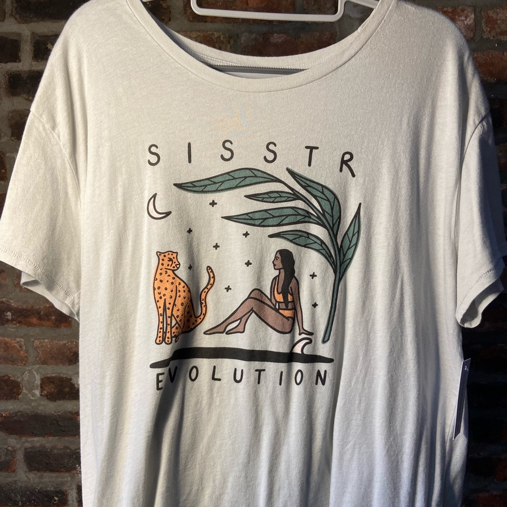 Women’s Vintage Graphic T